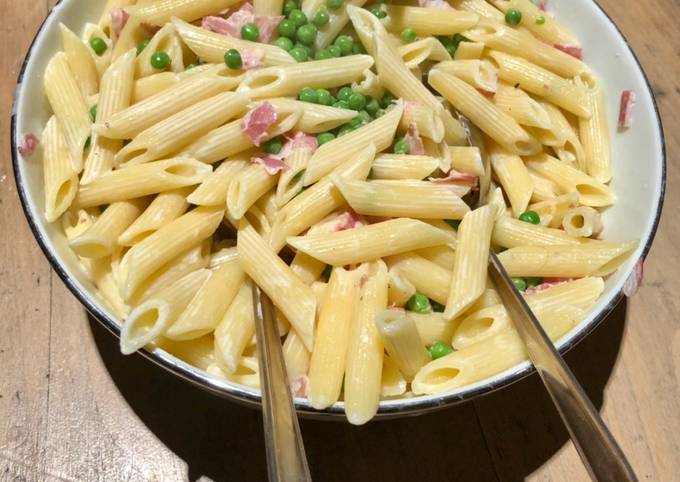 Penne à la pancetta et aux petits pois