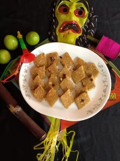 ગોળ પાપડી (Gol Papdi Recipe In Gujarati) રેસીપી મુખ્ય ફોટો