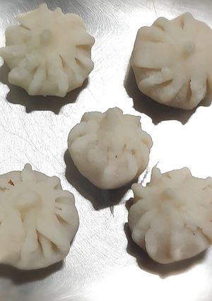 A picture of Modak.