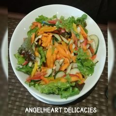 Lettuce carrot salad A picture of Lettuce carrot salad.