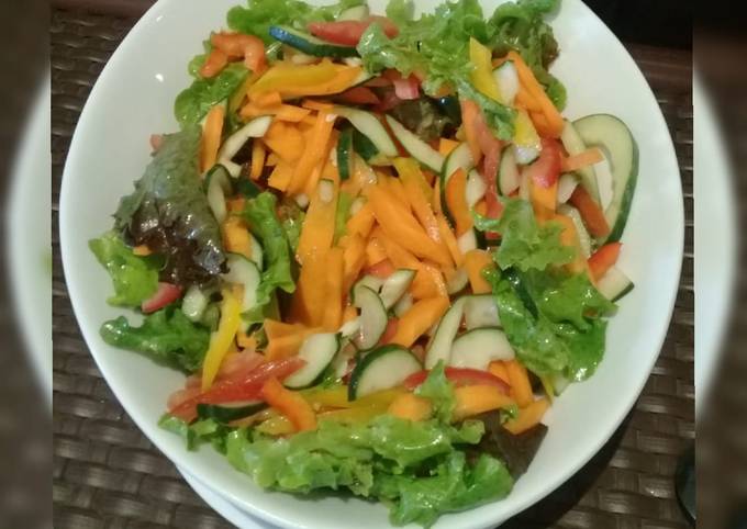 Lettuce carrot salad