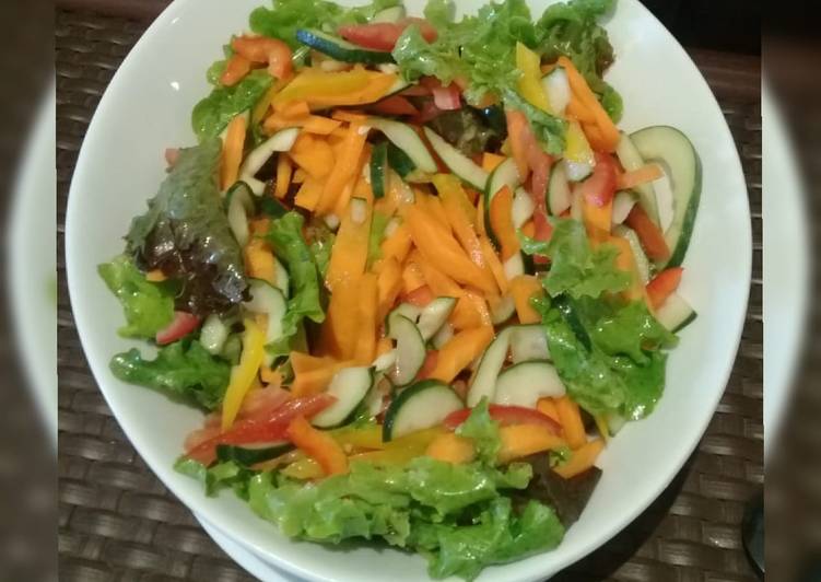 Recipe of Any-night-of-the-week Lettuce carrot salad