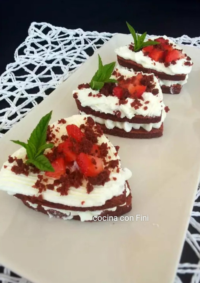 Una foto de Mini bizcochos red velvet (especial San Valentín)