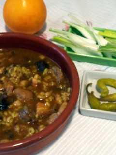 Una foto de Arròs amb fesols y naps (Arroz con alubias y nabos).VIDEO-RECETA