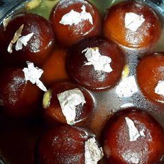 A picture of Khoya gulab jaman.