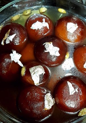 A picture of Khoya gulab jaman.