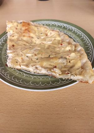 Una foto de Tarta de queso blanco untable y cebolla "a la que te criaste"