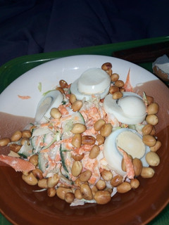 A picture of Simple Vegetable Salad mixed with Eggs and Peanut / Groundnut.