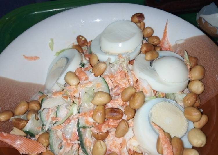 Steps to Make Simple Vegetable Salad mixed with Eggs and Peanut / Groundnut in 15 Minutes at Home