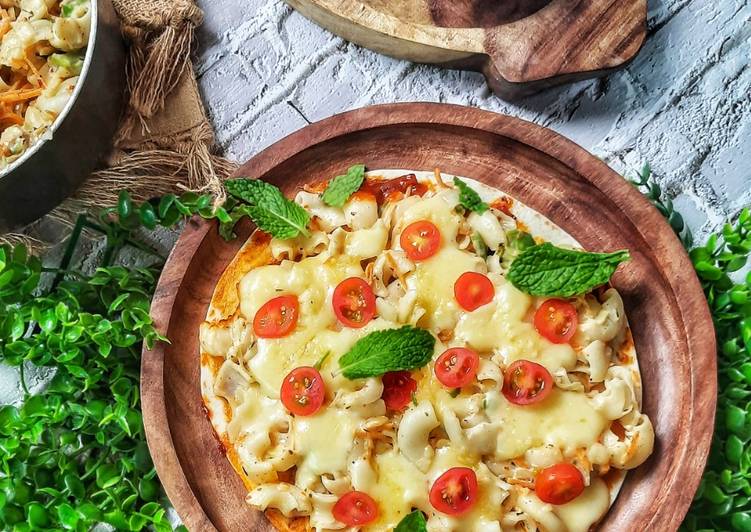 Simple Way to Make Homemade Tortilla Macaroni Veg Pizza