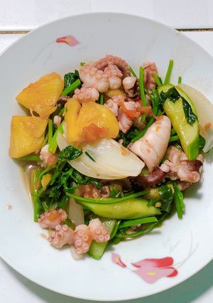 Hình của món Bạch tuộc xào chua ngọt 🐙🍅.