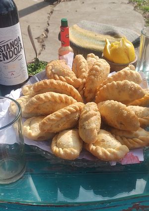 Una foto de Empanadas de carne (Fritas)