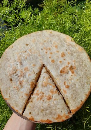Una foto de "Tortita" de banana y manzana🍎🍌 (en sartén)