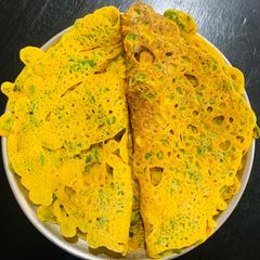 A picture of Methi Chilla (Fenugreek & Gram flour flat bread).