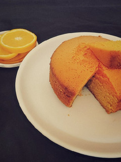 ஓவன் பயன்படுத்தாமல் ஆரஞ்சு கேக்/beginners கேக்(orange cake recipe in tamil) செய்முறை முக்கிய புகைப்படம்