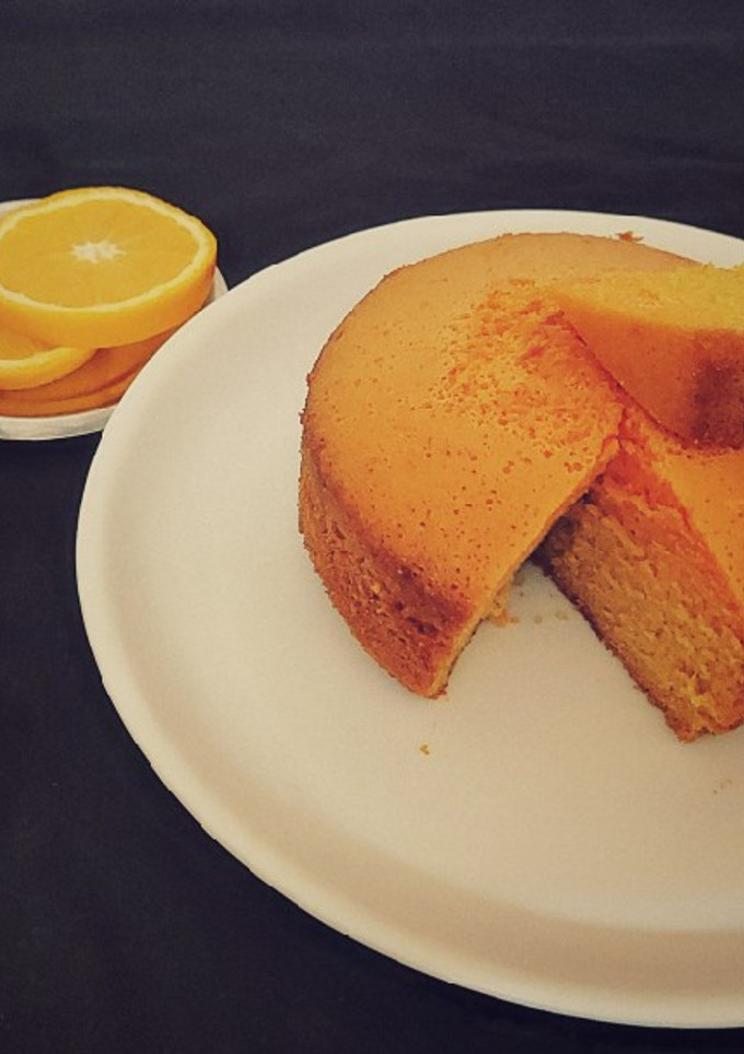 ஓவன் பயன்படுத்தாமல் ஆரஞ்சு கேக்/beginners கேக்(orange cake recipe in tamil) செய்முறை முக்கிய புகைப்படம்