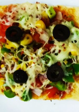 A picture of Bread Pizza Without Oven.