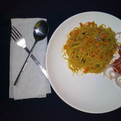 A picture of Stir-fry spaghetti.