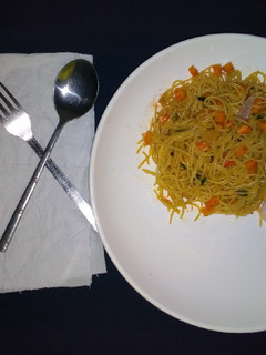 A picture of Stir-fry spaghetti.