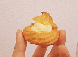 Hình của món Choux Creme (bánh su kem).