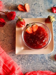 স্ট্রবেরি জ্যাম (strawberry jam recipe in bengali) রেসিপির প্রধান ছবি
