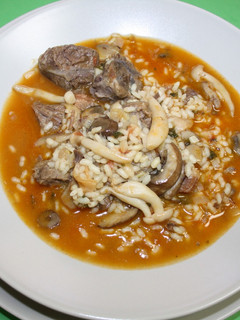 Una foto de Arroz meloso con setas y ternera