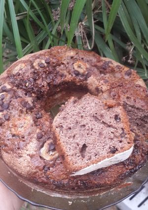 Una foto de Torta de banana y chocolate 🍰🍫🍌
