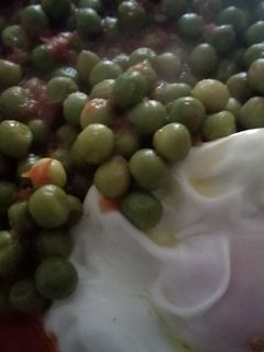 Una foto de Guisantes con huevo