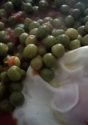 Una foto de Guisantes con huevo