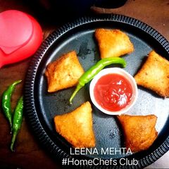 A picture of Bread Samosa.
