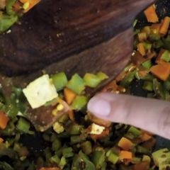 A picture of Tofu and green veggies mix.