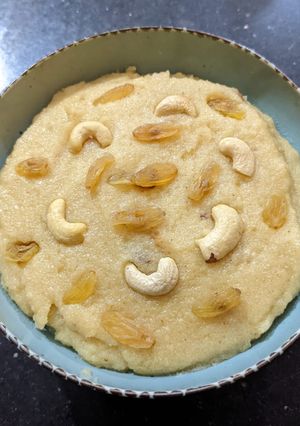 সুজির মোহনভোগ রেসিপির প্রধান ছবি