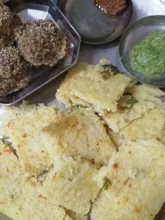 મલ્ટી ગ્રેન સ્ટીમ ઢોકળા (Multigrain Steam Dhokla Recipe In Gujarati) રેસીપી મુખ્ય ફોટો