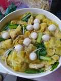 เกี๊ยวน้ำไก่ใส่ลูกชิ้นปลา
