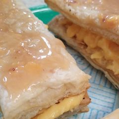 A picture of Easy Gluten free custard slices 😋😋.