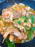 ผัดพริกแกงเผ็ดไก่หน่อไม้ดอง🍗style by barbie👩🏼‍🍳