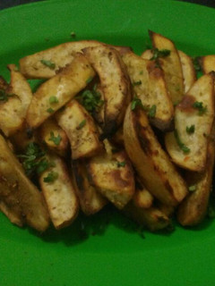 Foto resep Ubi Jalar Panggang Pedas (Spicy Roasted Sweet Potato Wedges)