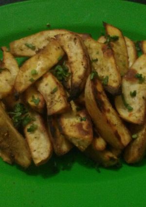 Foto resep Ubi Jalar Panggang Pedas (Spicy Roasted Sweet Potato Wedges)