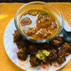 A picture of Lauki Kofta Curry.