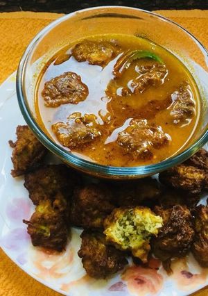 A picture of Lauki Kofta Curry.