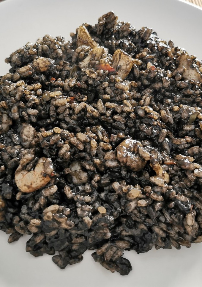 Una foto de Arroz negro