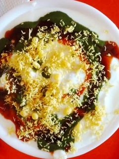 દહીં પાપડી ચાટ (Dahi papdi chat recipe in gujrati) રેસીપી મુખ્ય ફોટો