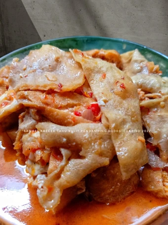 Cara Gampang Menyiapkan Resep Sambel Krecek Tahu Kulit yang Lezat Anti Ribet, Uenak Banget