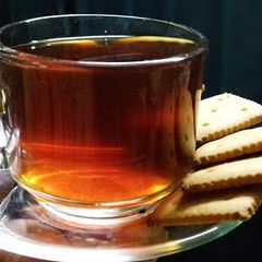 A picture of Pyaaz Chaa (Onion Peel Tea).