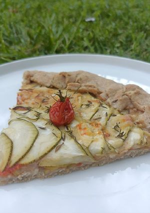 Une photo de 🌱 Tarte rustique à la courgette