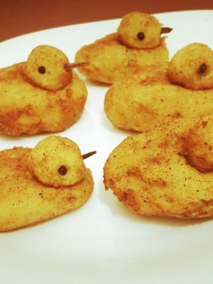 A picture of Potato and eggs ducklings#worldwideeggs.