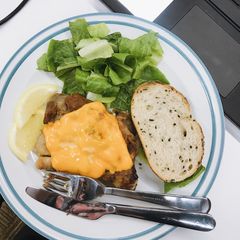 A picture of Cheesy Blackpepper Chicken.