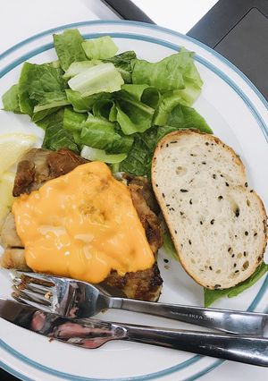 A picture of Cheesy Blackpepper Chicken.
