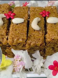 मिल्क केक (अलवर कलाकदं) (milk cake recipe in hindi) रेसिपी मुख्य फोटो