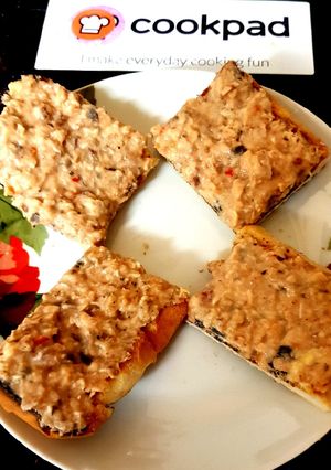 A picture of My Salmon Spread on Toast. 👍.